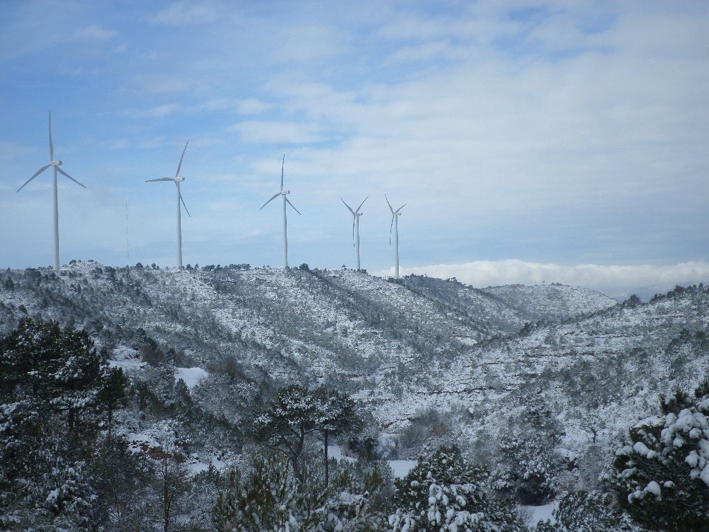 Parc Eòlic de la Serra de Rubió nevat
