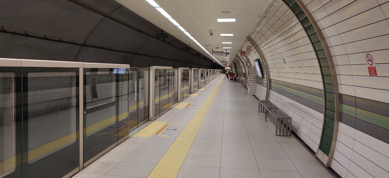 Ümraniye metro station