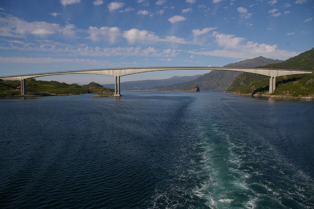 Raftsund Bridge (Raftsundbrua) between islands Hinnøya (right) and Austvågøya (left) in Hadsel municipality, Nordland county, Norway. Original description: 18 Lofoton 14 bridge
