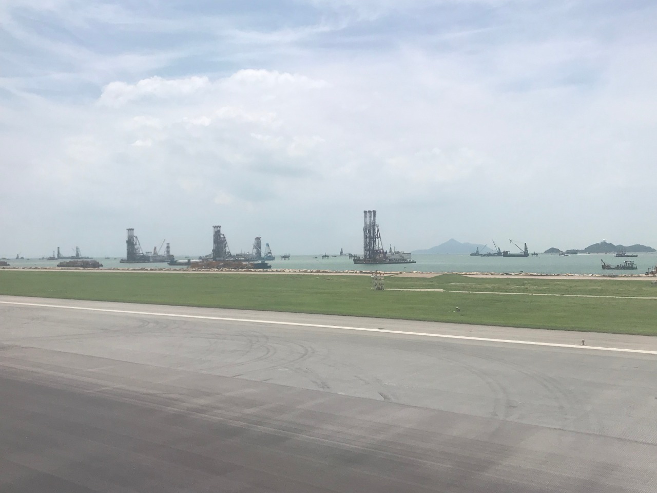 201806 Construction of The Three Runways System Expansion at HKG