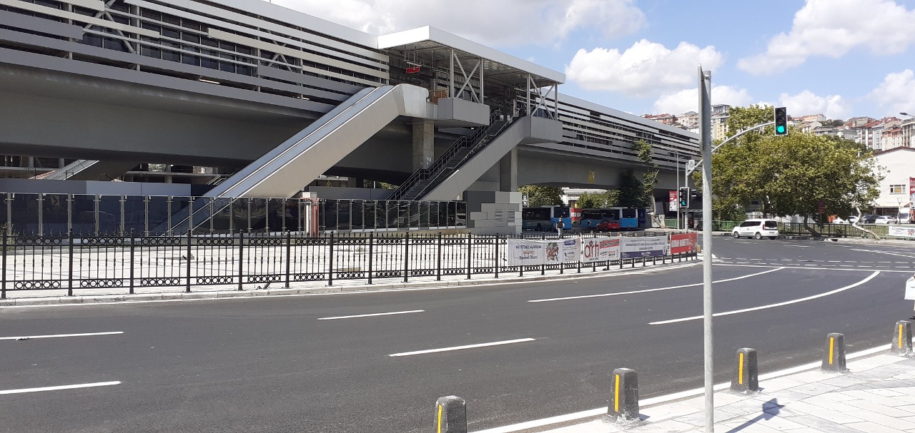M7 kağıthane istasyonu 1 nolu giriş (Mahmubey yönü)