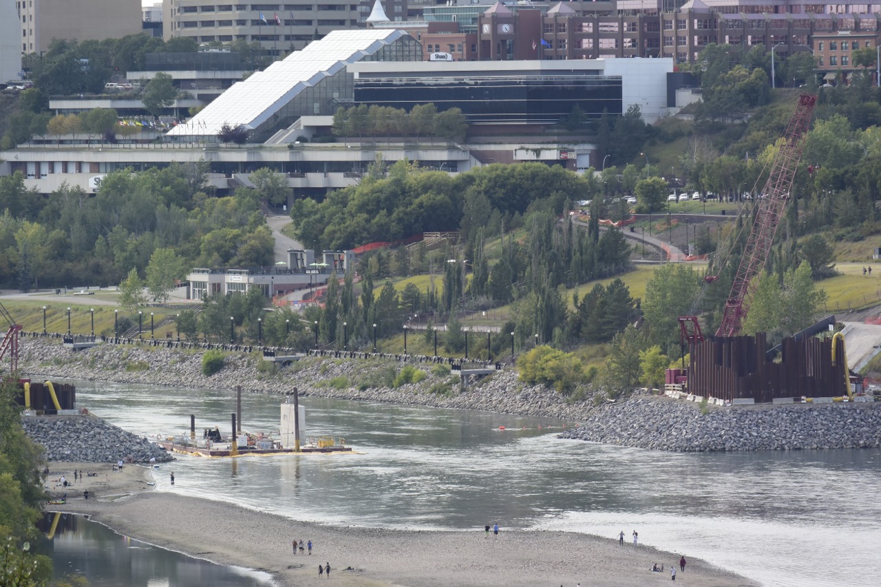Photo of Tawatinâ Bridge construction