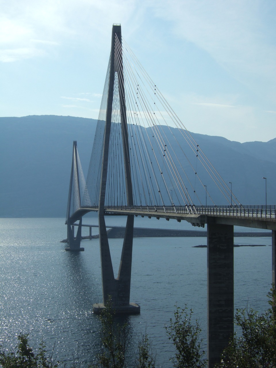 helgelandsbrua, photo taken from north east.