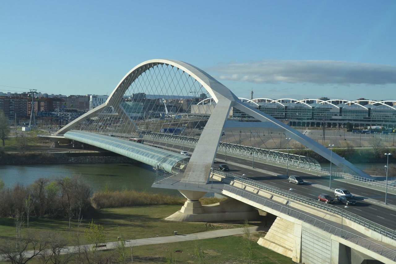 Puente del Tercer Milenio desde el hotel Hiberus, Zaragoza