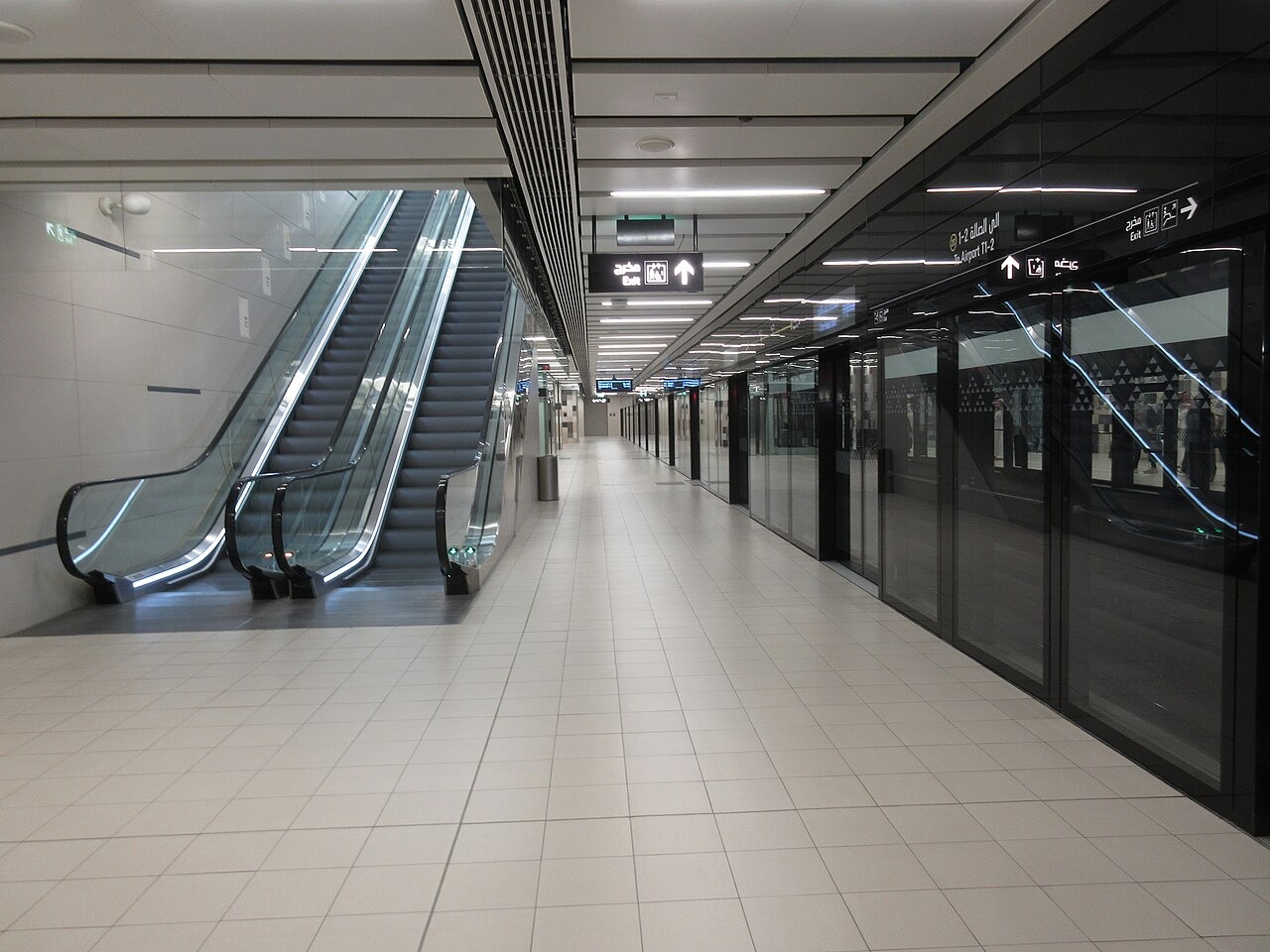 リヤドメトロイエローライン アルマタール(空港)T5駅のホーム