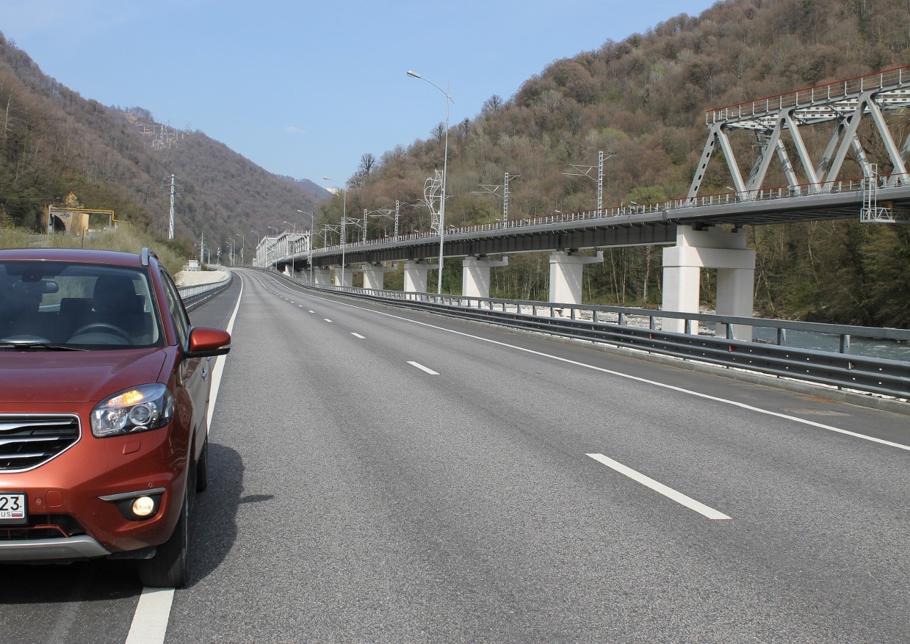 Combined highway and railway Adler - Krasnaya Polyana