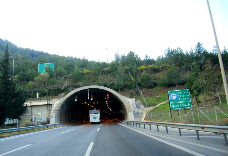Selatin Tunnel