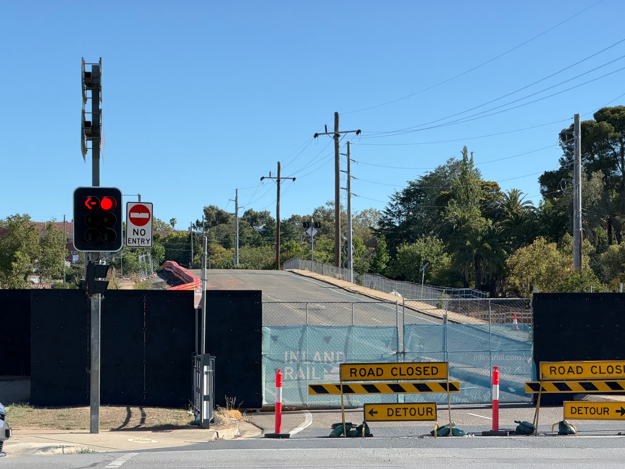 Edmondson Street Bridge closed for replacement as part of the Inland Rail project.