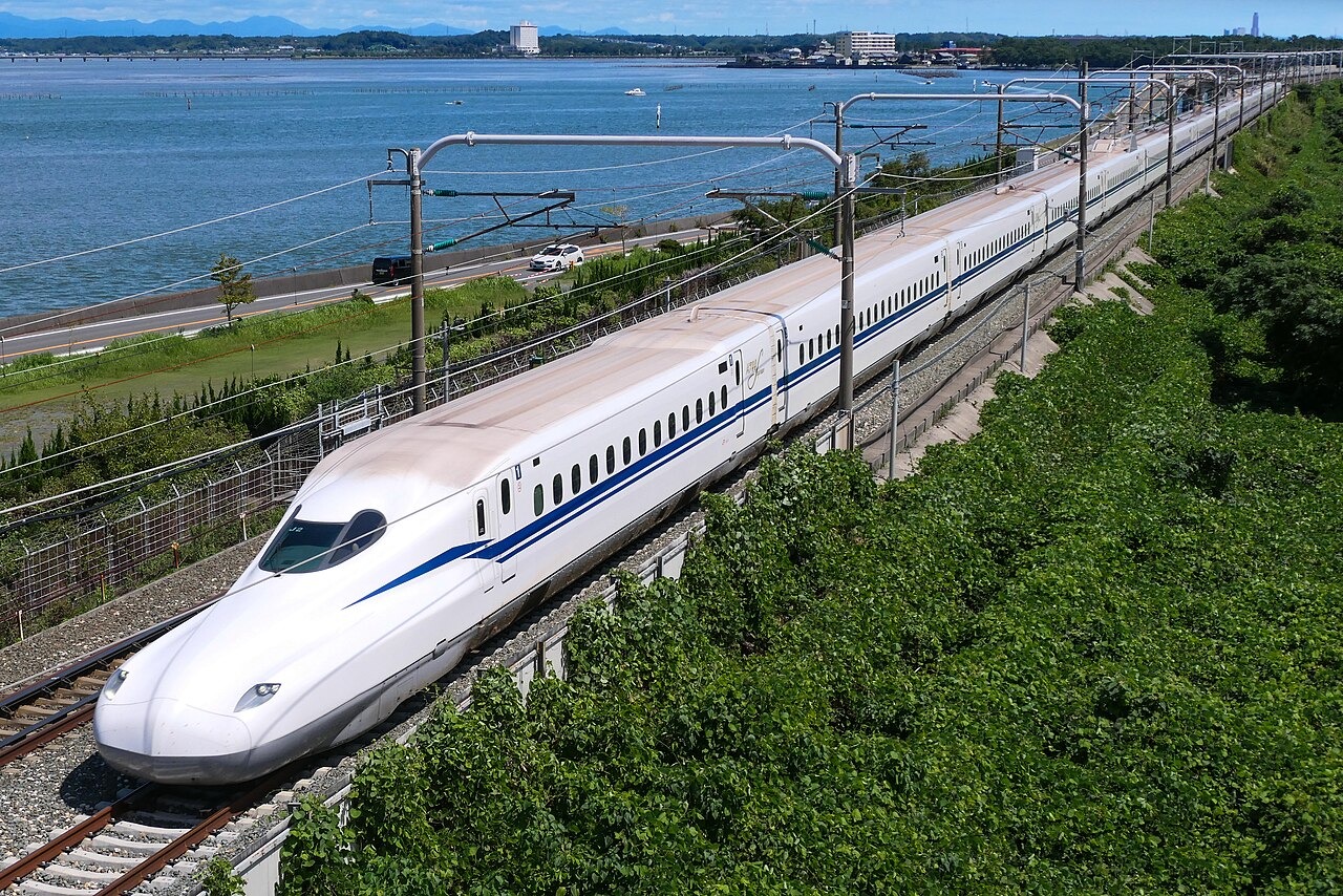 N700S series J2 tset belonging to JR Tokai, running between Hamamatsu and Toyohashi on the Tokaido Shinkansen.