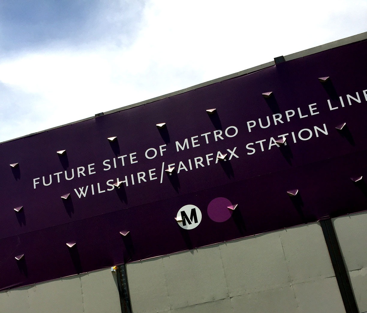 Signage announcing future site of Purple Line (Los Angeles Metro) in Miracle Mile.