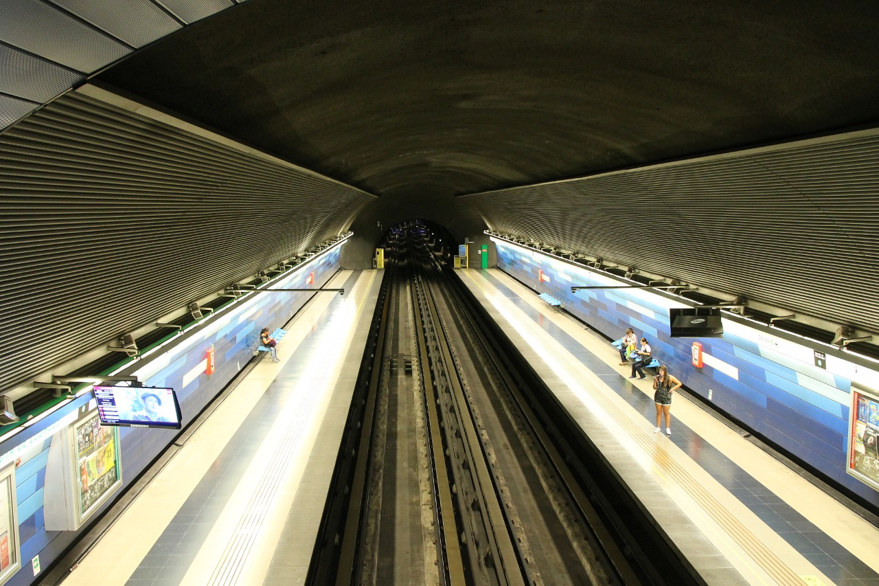 Gruta de Lourdes station, Metro in Santiago de Chile